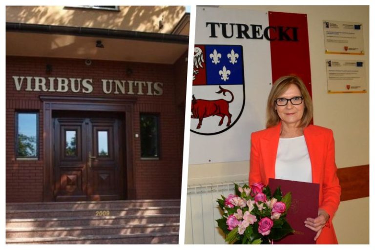 od lewej: główne wejście do liceum w Turku, nad drzwiami napis Viribus Unitis; z prawej dyrektor liceum Danuta Szczepanik