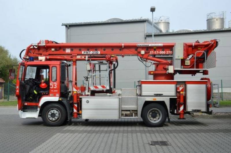 Wóz strażacki z podnośnikiem SH-24