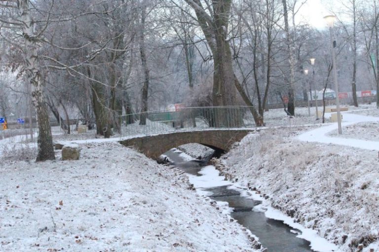 Park miejski w Turku po rewitalizacji - zima 2024