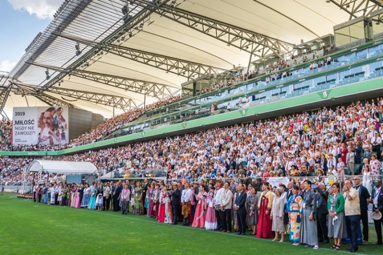 Świadkowie Jehowy na stadionie