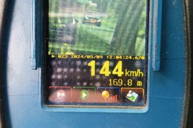 Na policyjnym prędkościomierzu 144 km/h