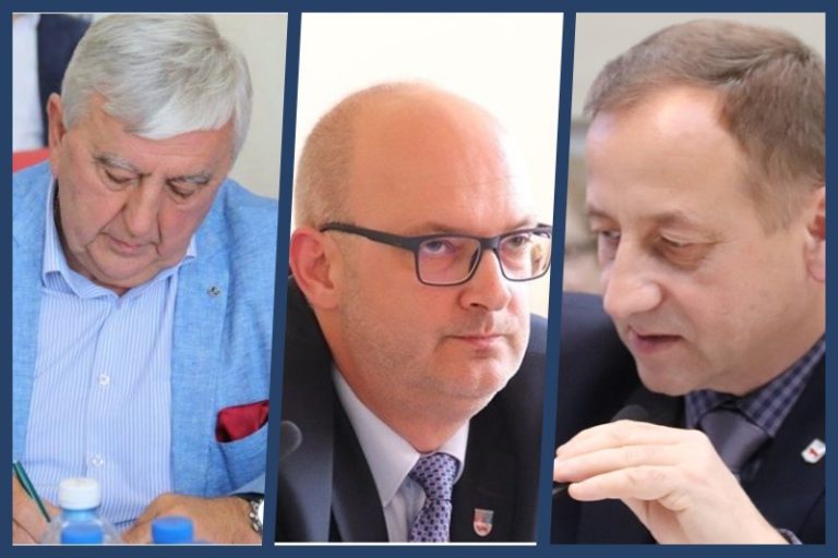 Od lewej radni Rady Miejskiej Turku: Marian Marczewski, Dariusz Kałużny, Grzegorz Wojtczak