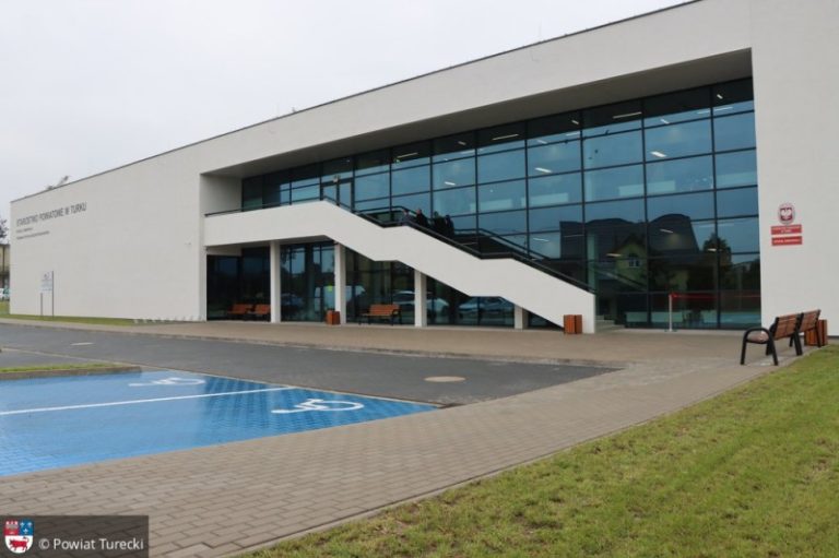 Poradnia Psychologiczno-Pedagogiczna w Turku oraz Wydział Komunikacji Starostwa Powiatowego w Turku