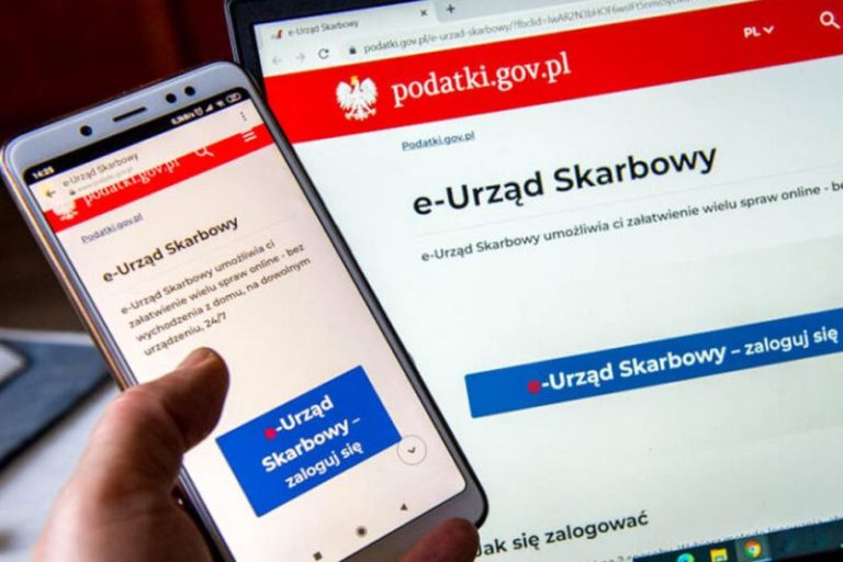 Aplikacja mobilna e-Urząd Skarbowy dostępna na smartfonach