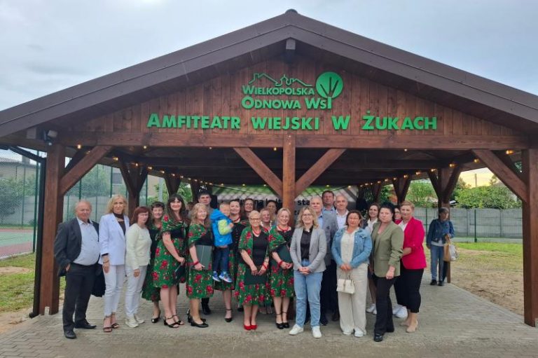 Małe jest piękne. Amfiteatr wiejski w Żukach oficjalnie otwarty