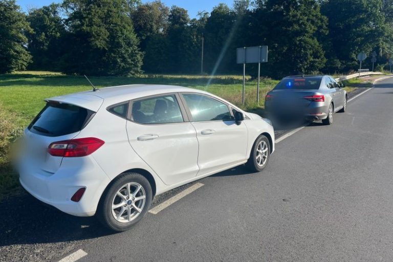 Kierowca forda fiesty zatrzymany po pościgu przez policję