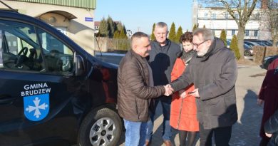 Nowy samochód dla osób niepełnosprawnych w Brudzewie