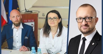 Ciszej nad tą trumną. Wymowne milczenie radnych KO