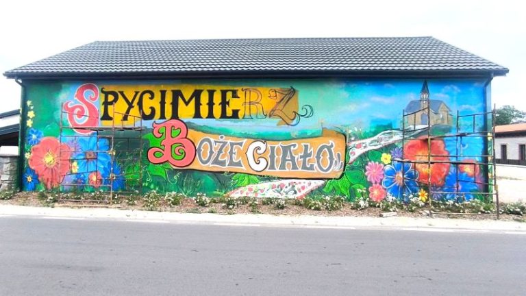 Mural w Spycimierzu upamiętni kwietne dywany Bożego Ciała