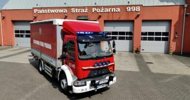 Nowy samochód zaopatrzeniowy dla strażaków z Turku