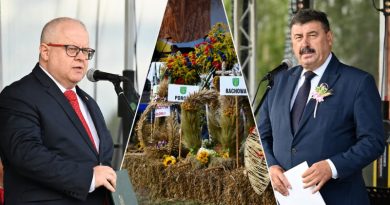 Dożynki w Dziadowicach. Ostry polityczny spór. Bartosik kontra Młynarczyk
