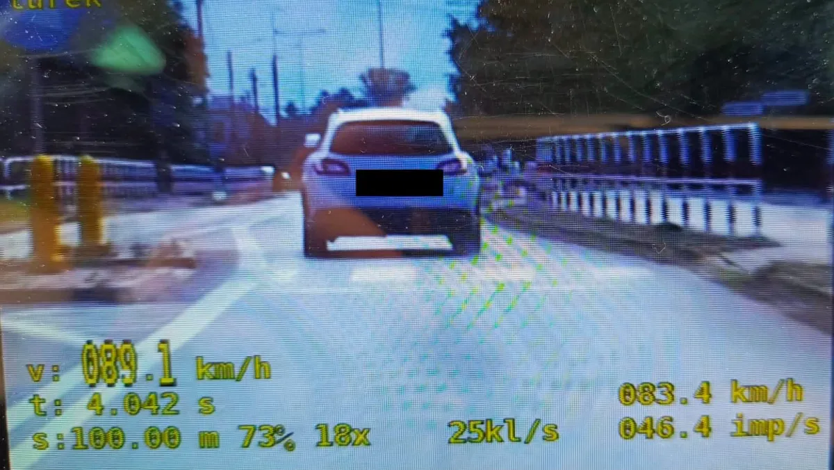 Przekroczył prędkość o 39 km/h. Nie miał uprawnień