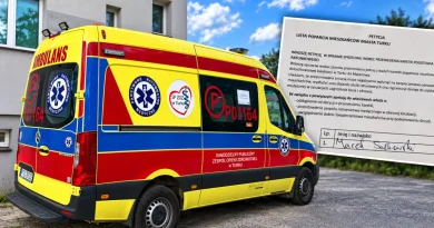 Karetka, hipokryzja i dzielenie ludzi. Bartosik i Derucki ramię w ramię
